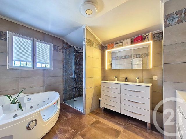 maison à vendre - 5 pièces - 164.96 m2 - VILLENEUVE LOUBET - 06 - PROVENCE-ALPES-COTE-D-AZUR - Century 21 Villas D'Azur