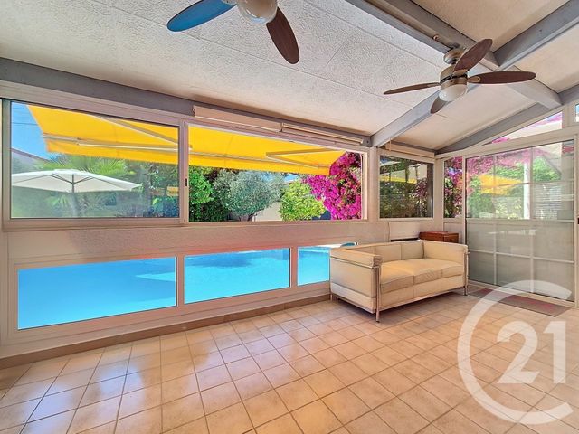 maison à vendre - 5 pièces - 164.96 m2 - VILLENEUVE LOUBET - 06 - PROVENCE-ALPES-COTE-D-AZUR - Century 21 Villas D'Azur