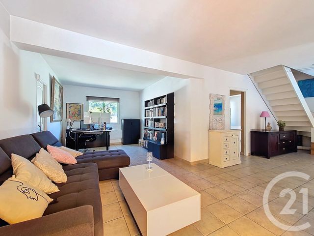 maison à vendre - 5 pièces - 164.96 m2 - VILLENEUVE LOUBET - 06 - PROVENCE-ALPES-COTE-D-AZUR - Century 21 Villas D'Azur