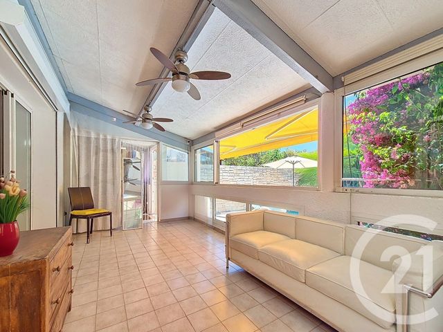 maison à vendre - 5 pièces - 164.96 m2 - VILLENEUVE LOUBET - 06 - PROVENCE-ALPES-COTE-D-AZUR - Century 21 Villas D'Azur