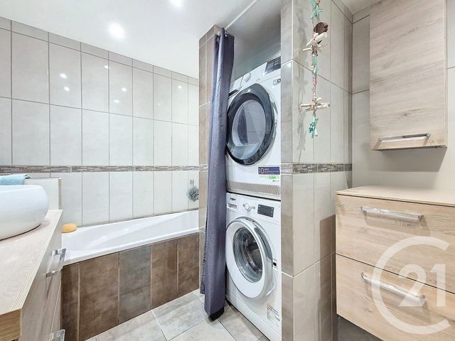 Appartement F3 à vendre - 3 pièces - 58.0 m2 - ST PAUL DE VENCE - 06 - PROVENCE-ALPES-COTE-D-AZUR - Century 21 Villas D'Azur