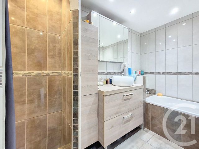 Appartement F3 à vendre - 3 pièces - 58.0 m2 - ST PAUL DE VENCE - 06 - PROVENCE-ALPES-COTE-D-AZUR - Century 21 Villas D'Azur