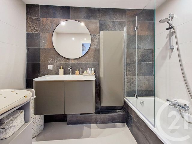 Appartement F3 à vendre - 3 pièces - 70.1 m2 - ST LAURENT DU VAR - 06 - PROVENCE-ALPES-COTE-D-AZUR - Century 21 Villas D'Azur