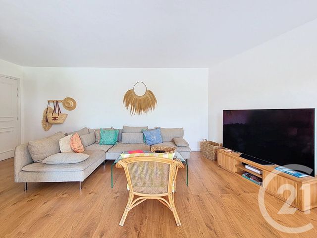 Appartement F3 à vendre - 3 pièces - 70.1 m2 - ST LAURENT DU VAR - 06 - PROVENCE-ALPES-COTE-D-AZUR - Century 21 Villas D'Azur