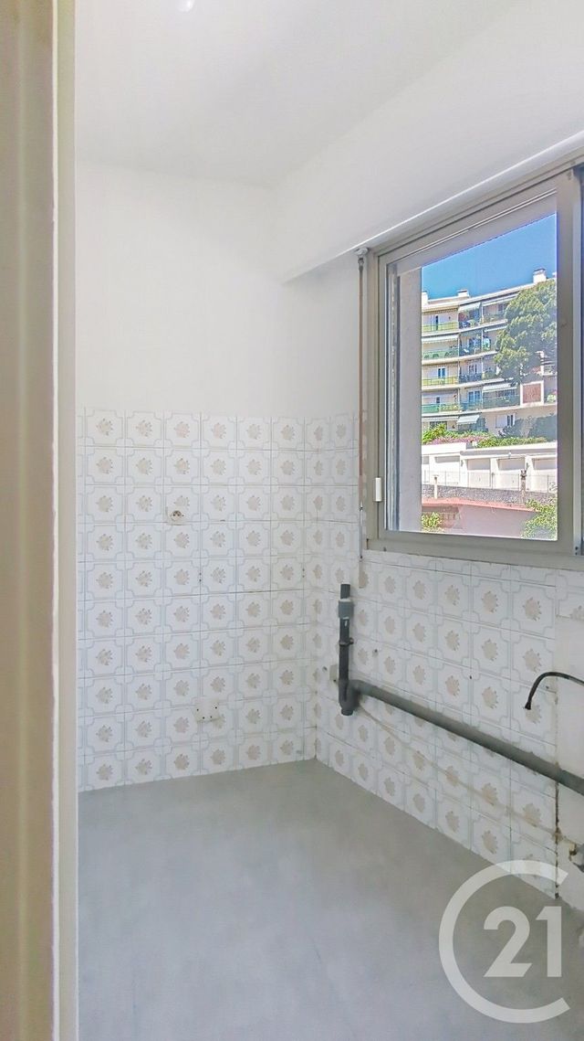 Afficher la photo en grand Appartement F1 à vendre - 1 pièce - 33.0 m2 - CAGNES SUR MER - 06 - PROVENCE-ALPES-COTE-D-AZUR - Century 21 Villas D'Azur