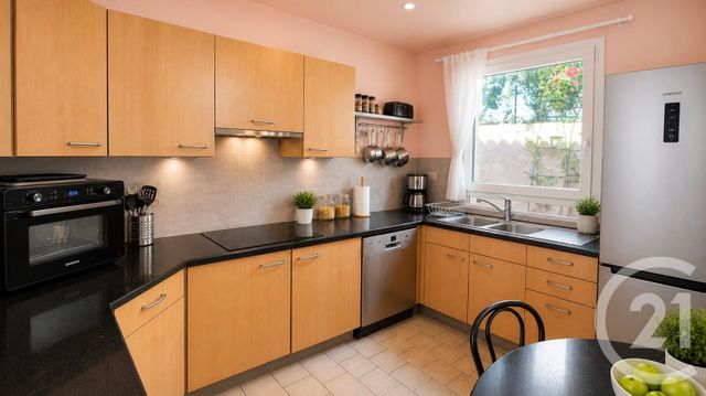 maison à vendre - 6 pièces - 98.96 m2 - VILLENEUVE LOUBET - 06 - PROVENCE-ALPES-COTE-D-AZUR - Century 21 Villas D'Azur