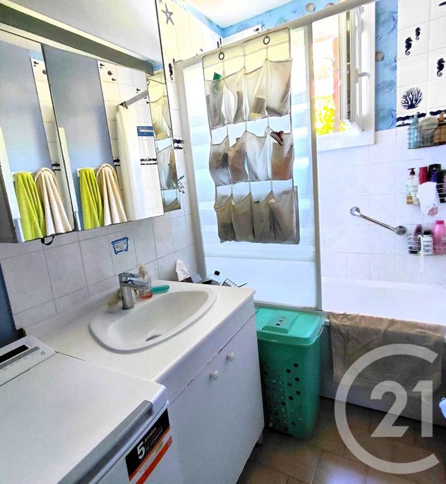 maison à vendre - 6 pièces - 98.96 m2 - VILLENEUVE LOUBET - 06 - PROVENCE-ALPES-COTE-D-AZUR - Century 21 Villas D'Azur