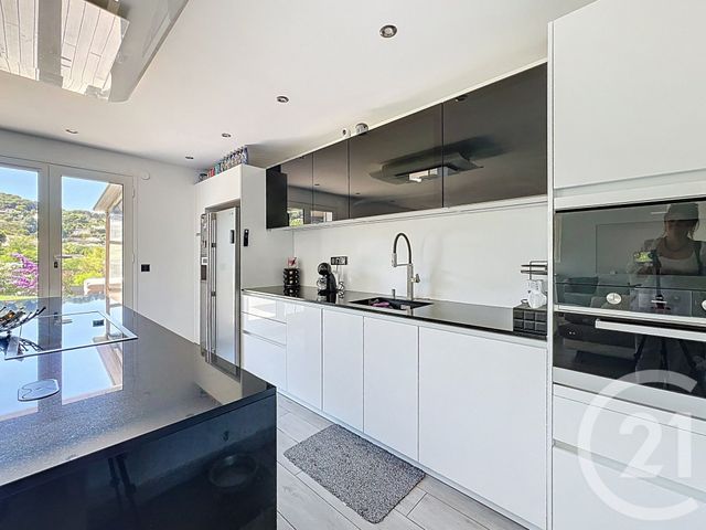 maison à vendre - 8 pièces - 247.44 m2 - VALLAURIS - 06 - PROVENCE-ALPES-COTE-D-AZUR - Century 21 Villas D'Azur