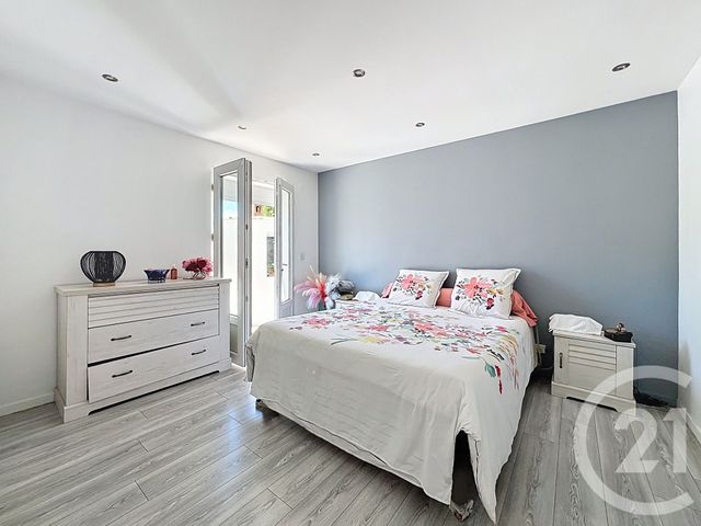 maison à vendre - 8 pièces - 247.44 m2 - VALLAURIS - 06 - PROVENCE-ALPES-COTE-D-AZUR - Century 21 Villas D'Azur