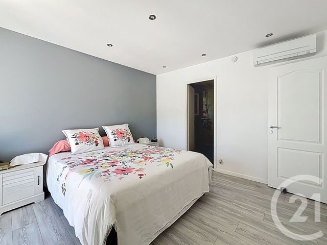 maison à vendre - 8 pièces - 247.44 m2 - VALLAURIS - 06 - PROVENCE-ALPES-COTE-D-AZUR - Century 21 Villas D'Azur