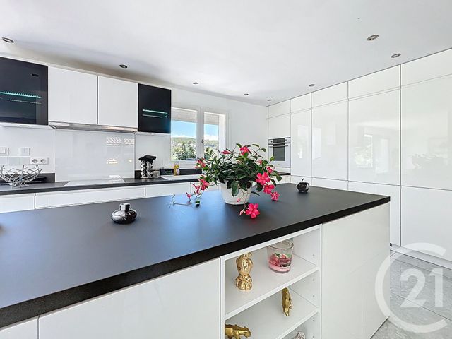 maison à vendre - 8 pièces - 247.44 m2 - VALLAURIS - 06 - PROVENCE-ALPES-COTE-D-AZUR - Century 21 Villas D'Azur