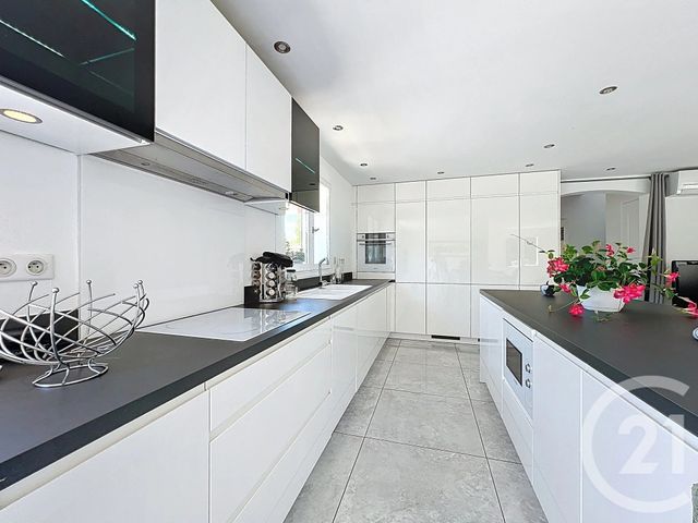 maison à vendre - 8 pièces - 247.44 m2 - VALLAURIS - 06 - PROVENCE-ALPES-COTE-D-AZUR - Century 21 Villas D'Azur