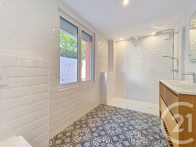 maison à vendre - 6 pièces - 310.0 m2 - VILLENEUVE LOUBET - 06 - PROVENCE-ALPES-COTE-D-AZUR - Century 21 Villas D'Azur