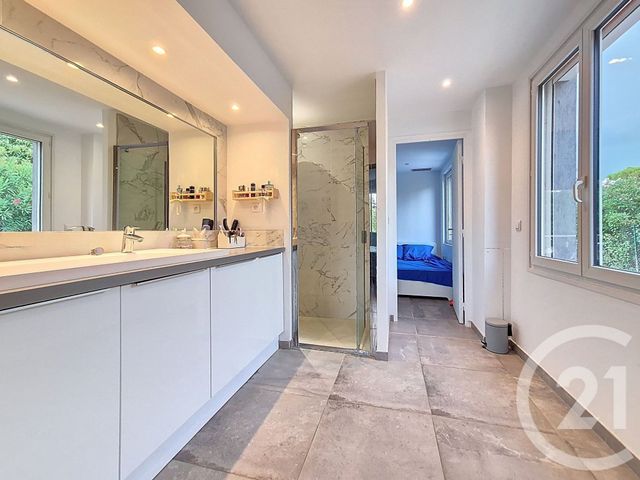 maison à vendre - 6 pièces - 310.0 m2 - VILLENEUVE LOUBET - 06 - PROVENCE-ALPES-COTE-D-AZUR - Century 21 Villas D'Azur