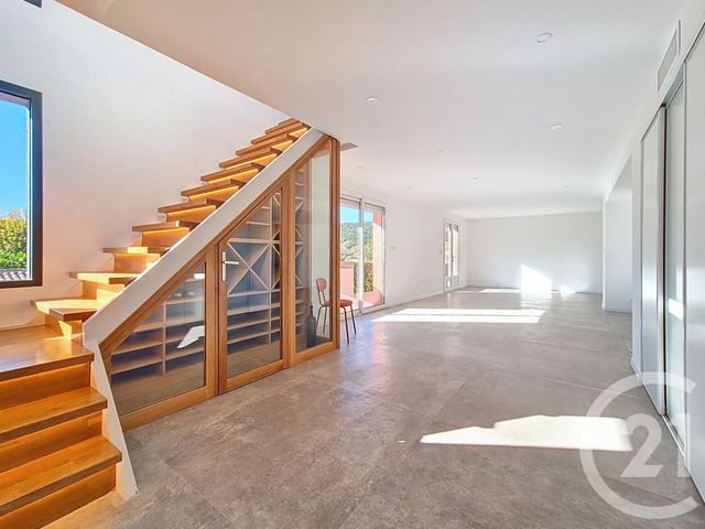 maison à vendre - 6 pièces - 310.0 m2 - VILLENEUVE LOUBET - 06 - PROVENCE-ALPES-COTE-D-AZUR - Century 21 Villas D'Azur