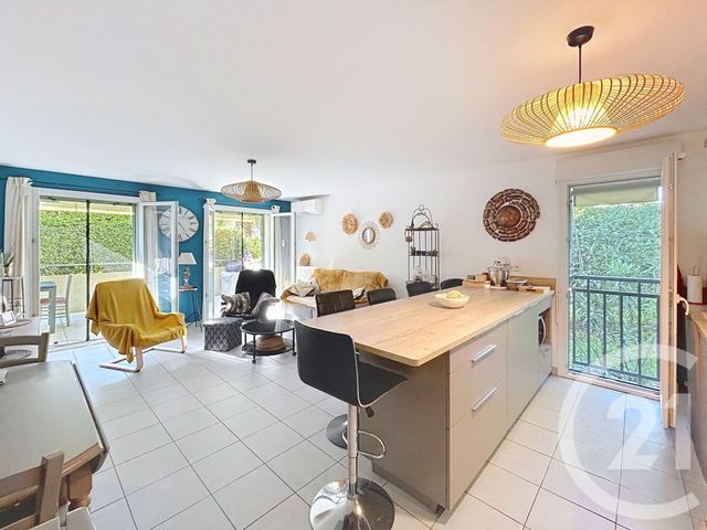 Appartement T3 à vendre - 3 pièces - 64.2 m2 - LA COLLE SUR LOUP - 06 - PROVENCE-ALPES-COTE-D-AZUR - Century 21 Villas D'Azur
