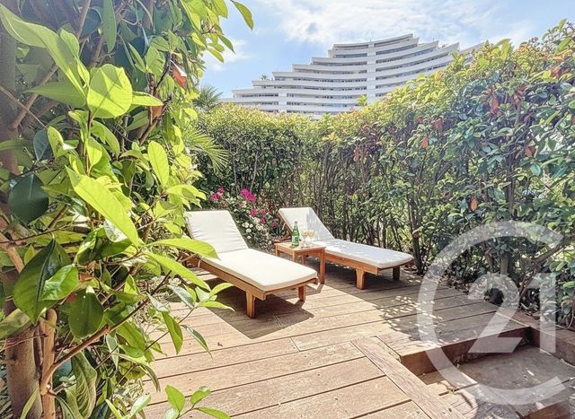Appartement F1 à vendre - 1 pièce - 24.36 m2 - VILLENEUVE LOUBET - 06 - PROVENCE-ALPES-COTE-D-AZUR - Century 21 Villas D'Azur
