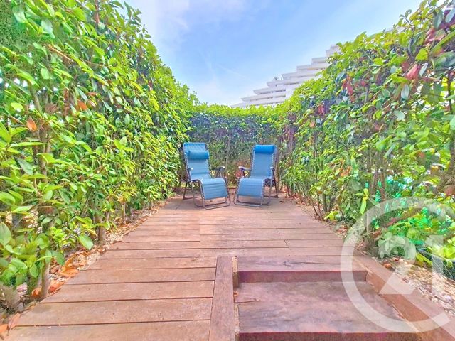 Appartement F1 à vendre - 1 pièce - 24.36 m2 - VILLENEUVE LOUBET - 06 - PROVENCE-ALPES-COTE-D-AZUR - Century 21 Villas D'Azur