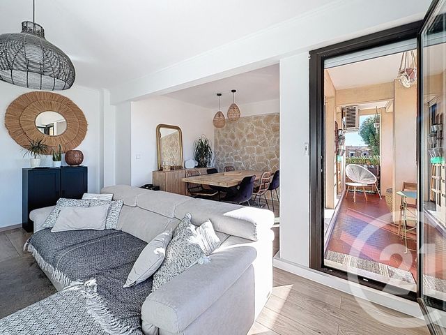 Appartement F3 à vendre - 3 pièces - 77.27 m2 - CAGNES SUR MER - 06 - PROVENCE-ALPES-COTE-D-AZUR - Century 21 Villas D'Azur