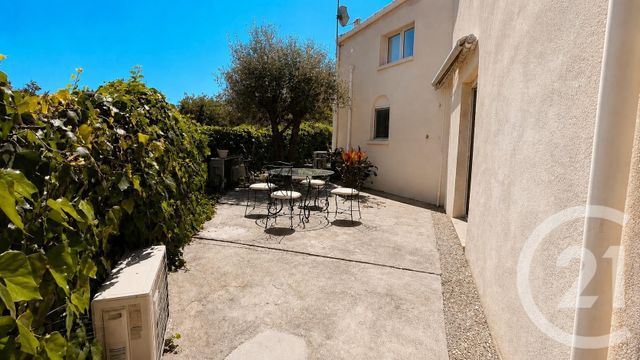maison à vendre - 5 pièces - 198.35 m2 - VILLENEUVE LOUBET - 06 - PROVENCE-ALPES-COTE-D-AZUR - Century 21 Villas D'Azur