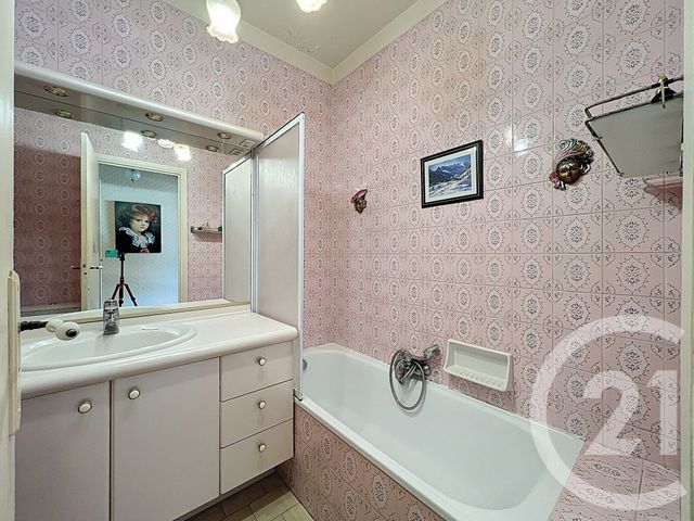 Appartement F3 bis à vendre - 4 pièces - 90.07 m2 - CAGNES SUR MER - 06 - PROVENCE-ALPES-COTE-D-AZUR - Century 21 Villas D'Azur