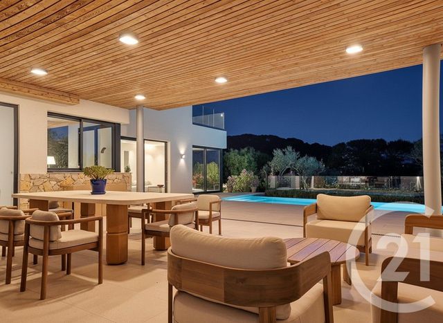 maison à vendre - 8 pièces - 314.0 m2 - MOUGINS - 06 - PROVENCE-ALPES-COTE-D-AZUR - Century 21 Villas D'Azur