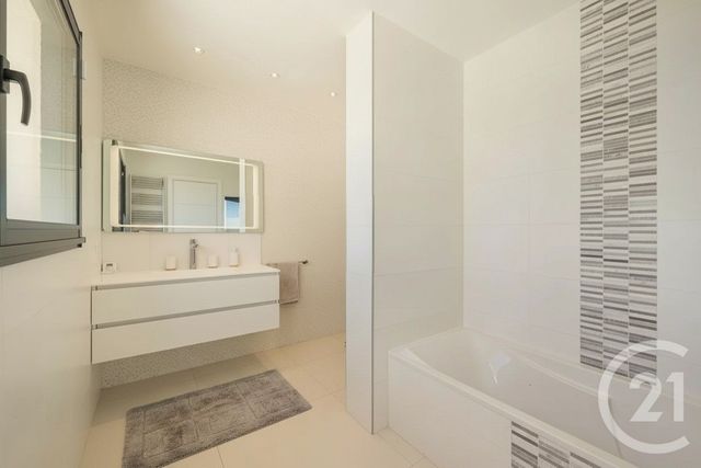 maison à vendre - 8 pièces - 314.0 m2 - MOUGINS - 06 - PROVENCE-ALPES-COTE-D-AZUR - Century 21 Villas D'Azur