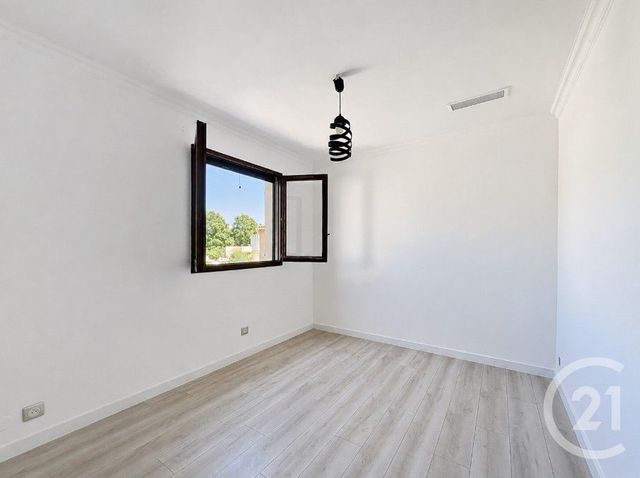 maison à vendre - 5 pièces - 117.0 m2 - VILLENEUVE LOUBET - 06 - PROVENCE-ALPES-COTE-D-AZUR - Century 21 Villas D'Azur