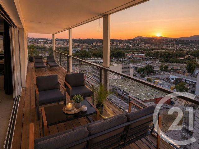 Appartement F4 à vendre - 4 pièces - 74.13 m2 - NICE - 06 - PROVENCE-ALPES-COTE-D-AZUR - Century 21 Villas D'Azur