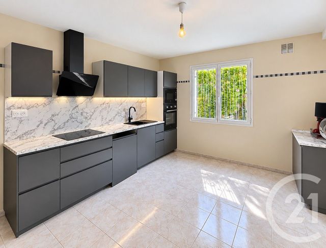 Appartement F3 à vendre - 3 pièces - 86.74 m2 - VENCE - 06 - PROVENCE-ALPES-COTE-D-AZUR - Century 21 Villas D'Azur