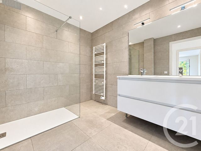 Appartement F3 à vendre - 3 pièces - 86.74 m2 - VENCE - 06 - PROVENCE-ALPES-COTE-D-AZUR - Century 21 Villas D'Azur