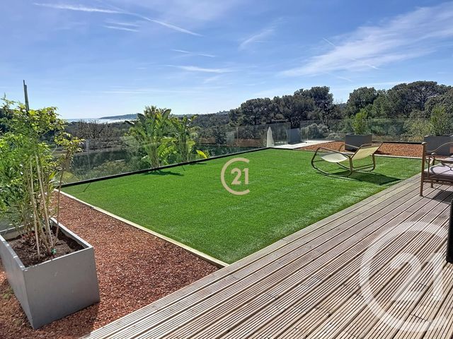 Appartement à vendre - 4 pièces - 137.0 m2 - VILLENEUVE LOUBET - 06 - PROVENCE-ALPES-COTE-D-AZUR - Century 21 Villas D'Azur