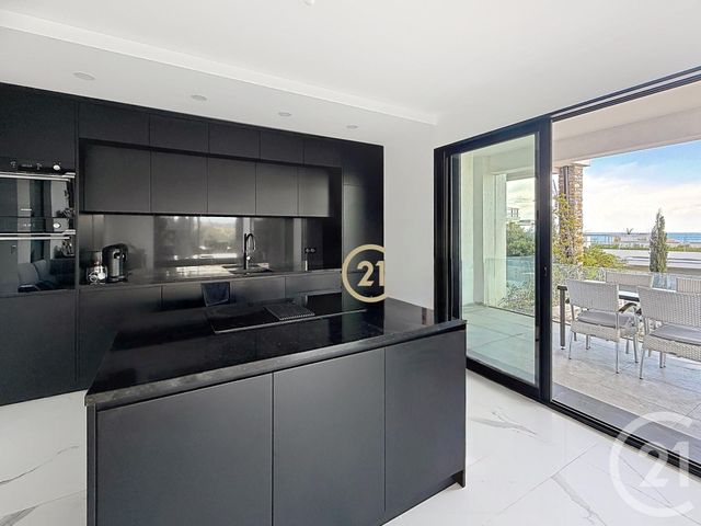 Appartement à vendre - 4 pièces - 137.0 m2 - VILLENEUVE LOUBET - 06 - PROVENCE-ALPES-COTE-D-AZUR - Century 21 Villas D'Azur