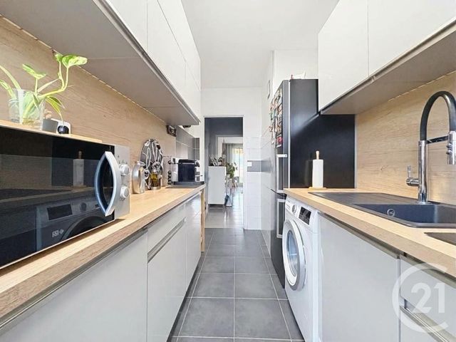 Appartement F3 à vendre - 3 pièces - 56.08 m2 - CAGNES SUR MER - 06 - PROVENCE-ALPES-COTE-D-AZUR - Century 21 Villas D'Azur