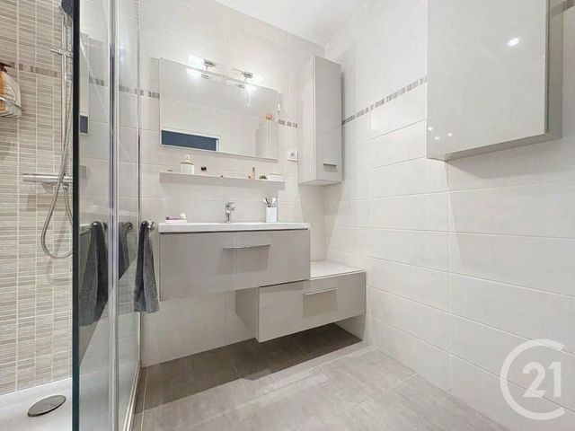Appartement F3 à vendre - 3 pièces - 56.08 m2 - CAGNES SUR MER - 06 - PROVENCE-ALPES-COTE-D-AZUR - Century 21 Villas D'Azur