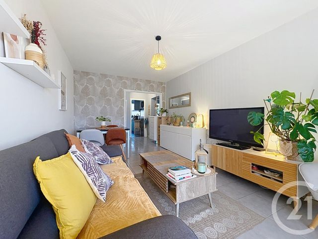 Appartement F3 à vendre - 3 pièces - 56.08 m2 - CAGNES SUR MER - 06 - PROVENCE-ALPES-COTE-D-AZUR - Century 21 Villas D'Azur