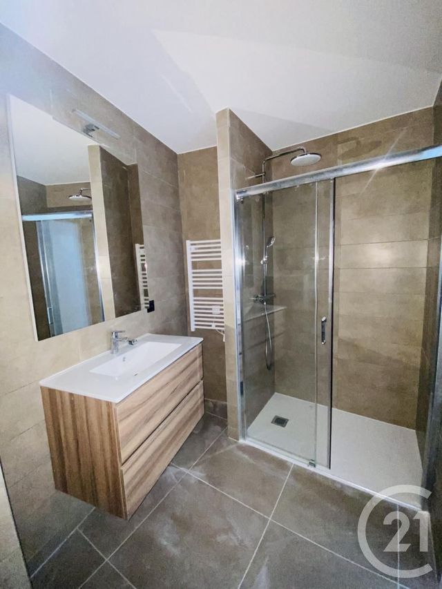 Appartement T3 à vendre - 3 pièces - 61.1 m2 - VENCE - 06 - PROVENCE-ALPES-COTE-D-AZUR - Century 21 Villas D'Azur