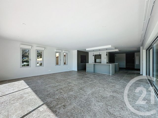 Appartement F4 à vendre - 4 pièces - 200.19 m2 - CAGNES SUR MER - 06 - PROVENCE-ALPES-COTE-D-AZUR - Century 21 Villas D'Azur