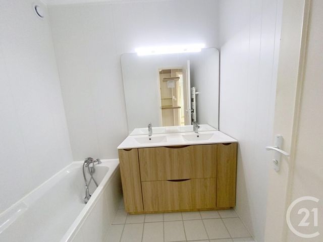 Appartement F3 à vendre - 3 pièces - 68.52 m2 - CANNES LA BOCCA - 06 - PROVENCE-ALPES-COTE-D-AZUR - Century 21 Villas D'Azur