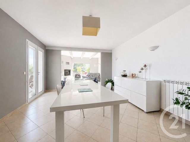 maison à vendre - 6 pièces - 172.76 m2 - CARROS - 06 - PROVENCE-ALPES-COTE-D-AZUR - Century 21 Villas D'Azur