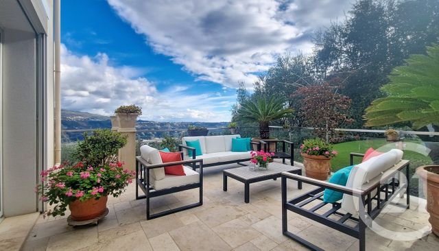 maison à vendre - 6 pièces - 172.76 m2 - CARROS - 06 - PROVENCE-ALPES-COTE-D-AZUR - Century 21 Villas D'Azur