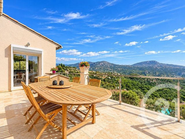 maison à vendre - 6 pièces - 172.76 m2 - CARROS - 06 - PROVENCE-ALPES-COTE-D-AZUR - Century 21 Villas D'Azur