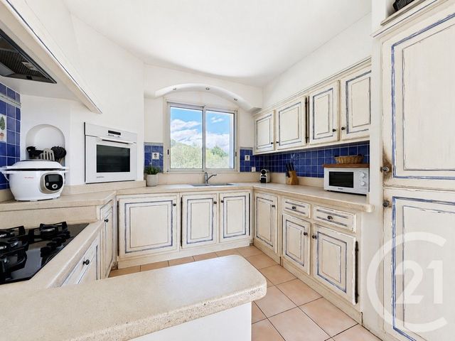 maison à vendre - 6 pièces - 172.76 m2 - CARROS - 06 - PROVENCE-ALPES-COTE-D-AZUR - Century 21 Villas D'Azur