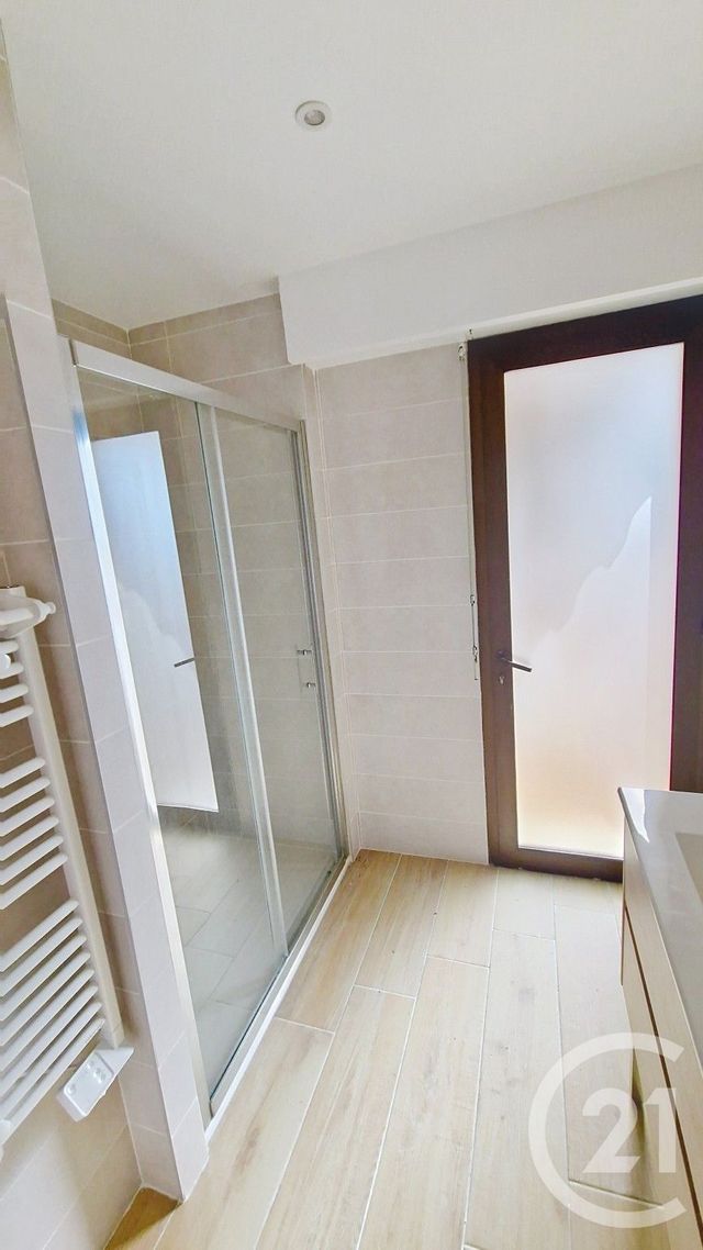 Appartement F4 à vendre - 4 pièces - 132.0 m2 - ST LAURENT DU VAR - 06 - PROVENCE-ALPES-COTE-D-AZUR - Century 21 Villas D'Azur