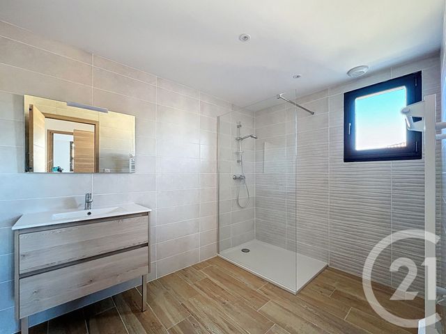 Appartement F4 à vendre - 4 pièces - 132.0 m2 - ST LAURENT DU VAR - 06 - PROVENCE-ALPES-COTE-D-AZUR - Century 21 Villas D'Azur