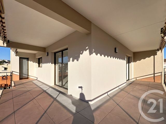 Appartement F4 à vendre - 4 pièces - 132.0 m2 - ST LAURENT DU VAR - 06 - PROVENCE-ALPES-COTE-D-AZUR - Century 21 Villas D'Azur