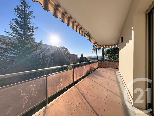 Appartement F4 à vendre - 4 pièces - 132.0 m2 - ST LAURENT DU VAR - 06 - PROVENCE-ALPES-COTE-D-AZUR - Century 21 Villas D'Azur