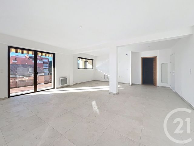 Appartement F4 à vendre - 4 pièces - 132.0 m2 - ST LAURENT DU VAR - 06 - PROVENCE-ALPES-COTE-D-AZUR - Century 21 Villas D'Azur