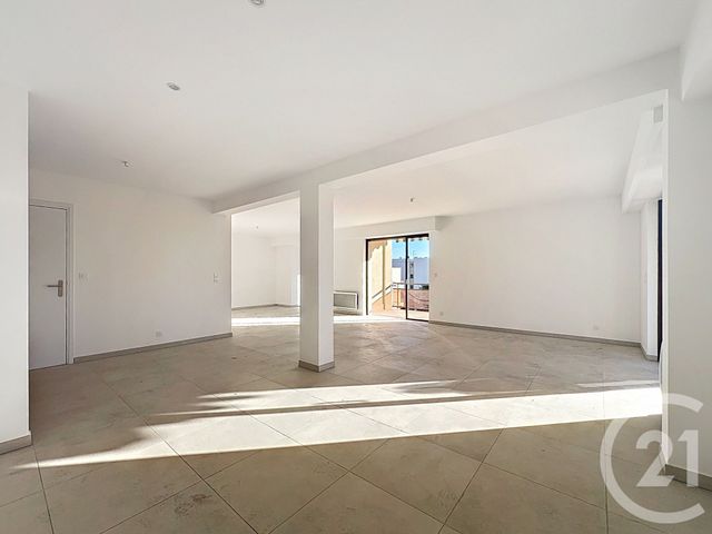 Appartement F4 à vendre - 4 pièces - 132.0 m2 - ST LAURENT DU VAR - 06 - PROVENCE-ALPES-COTE-D-AZUR - Century 21 Villas D'Azur