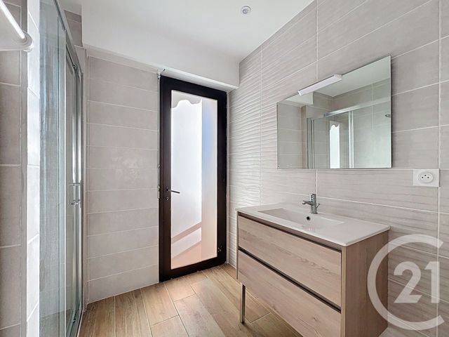 Appartement F4 à vendre - 4 pièces - 132.0 m2 - ST LAURENT DU VAR - 06 - PROVENCE-ALPES-COTE-D-AZUR - Century 21 Villas D'Azur